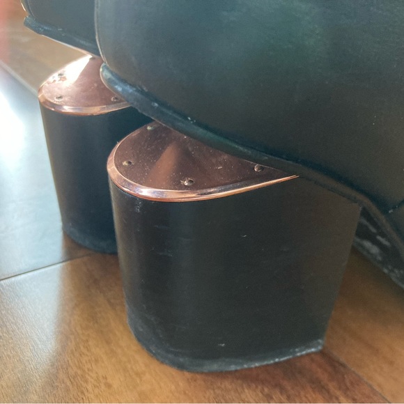 **SOLD** Alexander Wang Kori ankle boots in Rose Gold - Picture 6 of 9